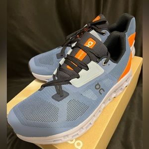 Cloudstratus. Lake/Flare